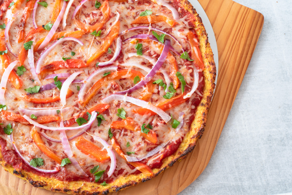 Roasted Red Pepper and Red Onion Pizza with Basil 