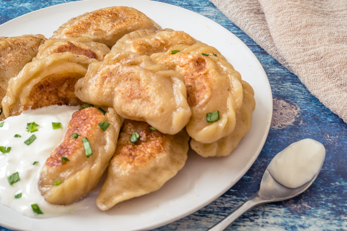 Recipes For Potato Onion Pierogis - CookCrews.com